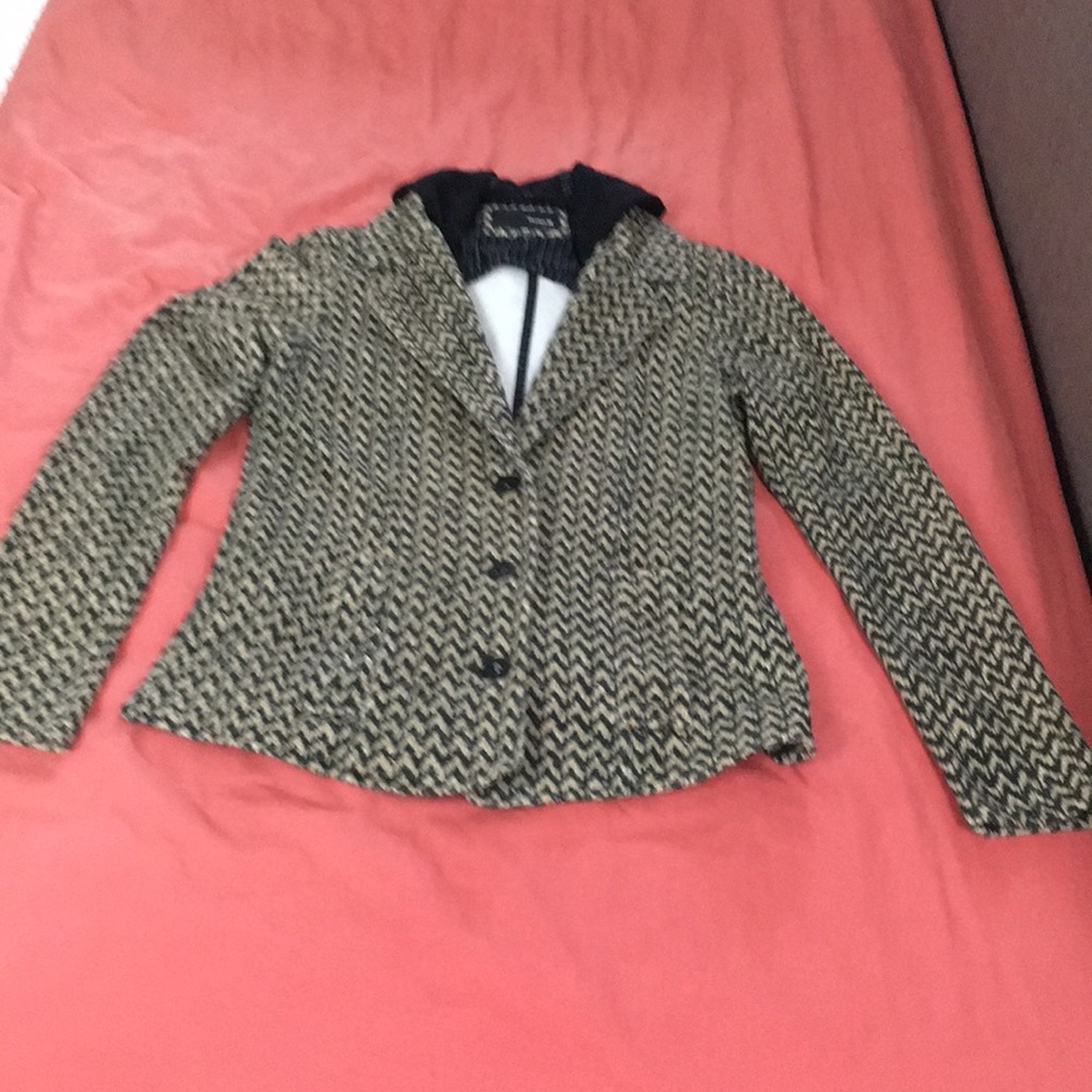 Hurley Black and Tan blazer. Removable hood. Ned